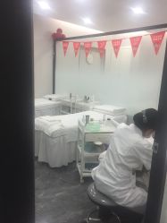 -苗方清颜专业祛痘·皮肤管理