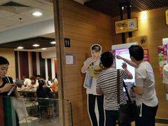 等位区-麦当劳(百利广场店)