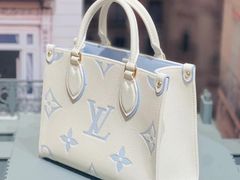 -聚云奢二手奢侈品黄金手表包包回收·中古店(中福城店)