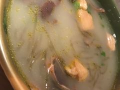 金陵鸭血粉丝汤-弄堂小笼包(西青中北永旺购物中心店)