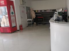 -鲸灵公元游泳中心