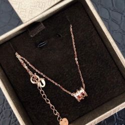 -六福珠寶(苏州人民商场店)