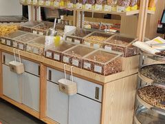 面包甜点陈列柜-粒上皇(淮河路步行街店)