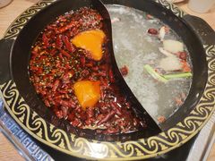 鸳鸯锅-小渝公重庆卤味火锅(临沂店)