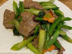 芥兰红腰豆炒牛肉-金翠河烧鹅粤式茶餐厅(龙湖三千集天街店)