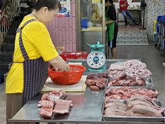 -标记美食新鲜猪杂(兴南大道店)