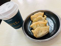 锅贴配美式咖啡-黄阿姨锅贴大王(万航渡路店)