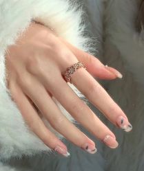 -初心纹眉洗眉·美睫专业店