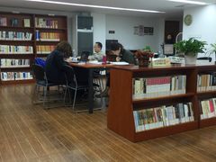 -上海市静安区图书馆(新闸路馆)