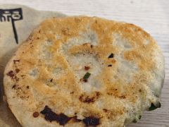 鸡蛋韭菜馅儿饼-老北京馅饼粥(西单店)