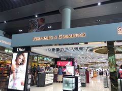 -中免(澳门机场免税店)