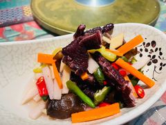 野山椒泡黑乌鸡脚-蘑菇私房菜小馆(杨家坪西城天街店)