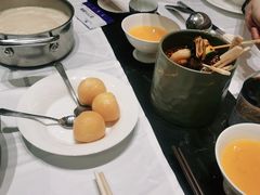 -红鼎豆捞·非遗鲍皇汤火锅(宝丰路店)