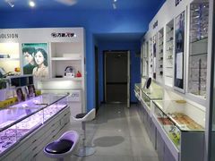 -提一眼镜·蔡司·依视路(小寨店)