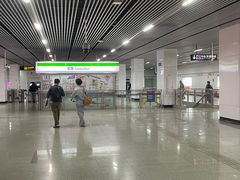 -龙溪路(地铁站)