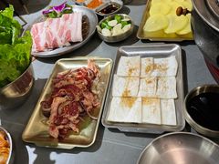 -围炉肉舍•炭烤活鳗•丹东海鲜烤肉(步行街店)