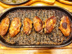 料理烤焦香翅中-老东镇啤酒屋海鲜加工·蒸汽海鲜·海鲜烧烤(台东店)