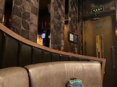 -K+全国连锁KTV(绿地缤纷天地店)