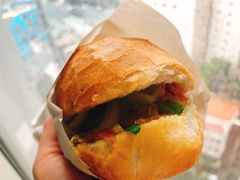 -Bánh Mì Huynh Hoa
