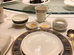 餐具摆设-新疆大厦·慕士塔格餐厅