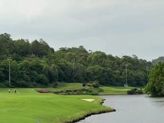 -南宁青秀山国际高尔夫球会停车地面停车场