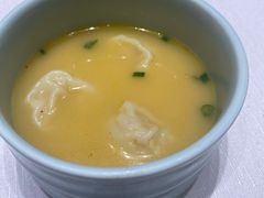 蟹粉小馄饨-新光酒家·河豚·海鲜·蟹料理(浦东店)