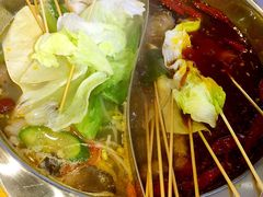 -何氏串串香火锅(翠亨店)