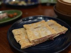 手切京葱牛肉烙饼-君悦酒店·1881·北京烤鸭