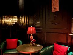 -弦月窗LUNETTE BY AMANDA(复兴路店)