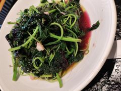 -鱼鲜饭香·招牌汽锅剁椒鱼头王