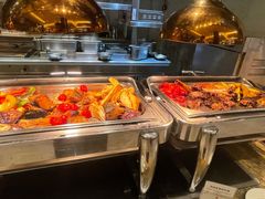 -华邑酒店·鲜艳全日自助餐厅