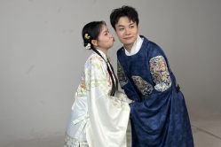 -莫兰迪婚纱摄影