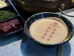 -洞庭洲·防空洞火锅·铜锅涮肉·烧烤(新百广场店)