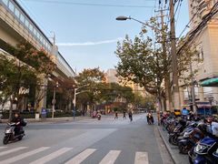 -上海市民办新华初级中学