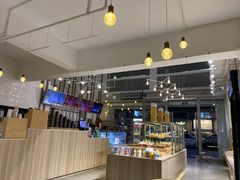 -顶东面包花园·生日蛋糕(世博店)