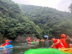 -安吉龙王山峡谷漂流