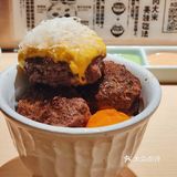 都说现在餐饮行业惨淡，可这家肉肉大米每天都大排长龙啊[嘘]