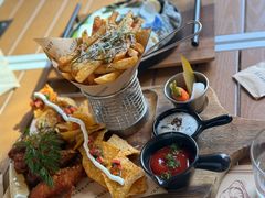 -Mark&Mars Restaurant