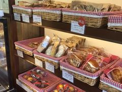 -红宝石·鲜奶小方·海派西点房(金杨店)