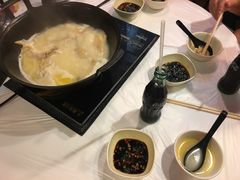 -鲜入围煮花胶鸡海鲜火锅