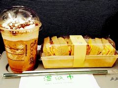 android_upload_pic-星巴克(上海虹桥站2A检票口)