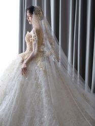 点击看大图 -Renee芮亦婚纱