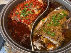 -阿瓦山寨·湘菜现炒·剁椒鱼头王(咸阳总店)