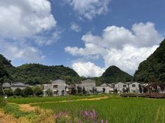 -高荡千年布依古寨旅游景区