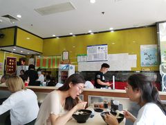 大堂-龙记桂林米粉(财满街店)