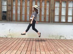 -田园东方蜜桃村的田野营地