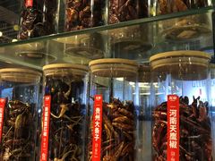 -龙巢盱眙龙虾·牛蛙·烧烤宵夜(八卦岭店)