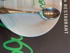 -Chom Cafe and Restaurant