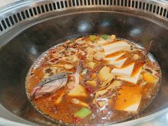 -哈尔滨烧烤·山河村铁锅炖(交大店)