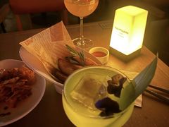 -FOUR PLAY BAR